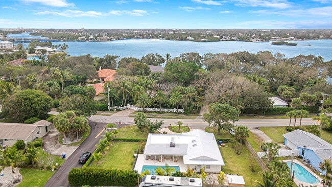 property at 9 W Riverside Dr