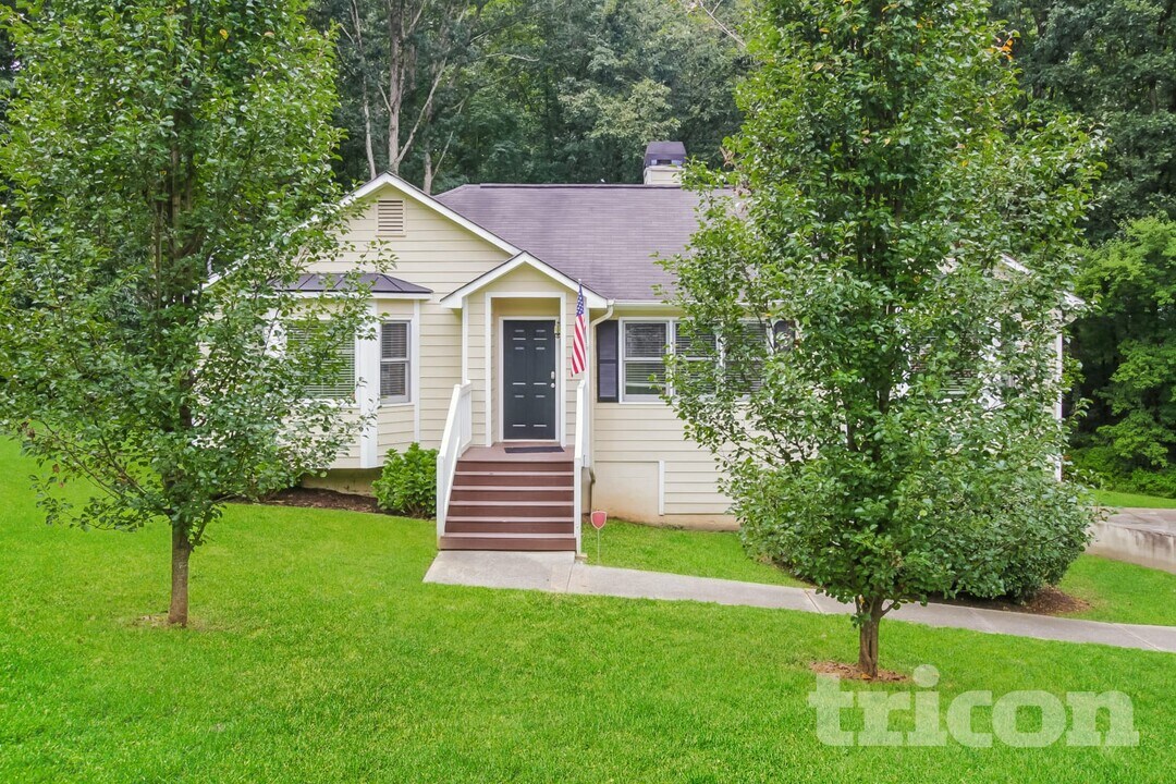 244 Chastain Way in Dallas, GA - Building Photo