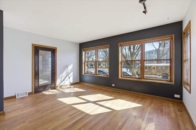 5218 N Lieb Ave in Chicago, IL - Building Photo - Building Photo