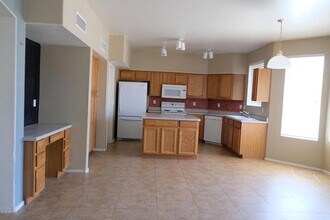 16806 S 42nd St in Phoenix, AZ - Building Photo - Building Photo