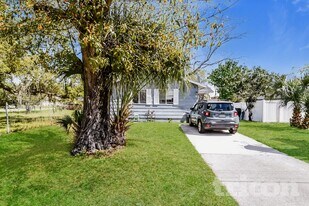 1103 Willow Ave in Sanford, FL - Building Photo