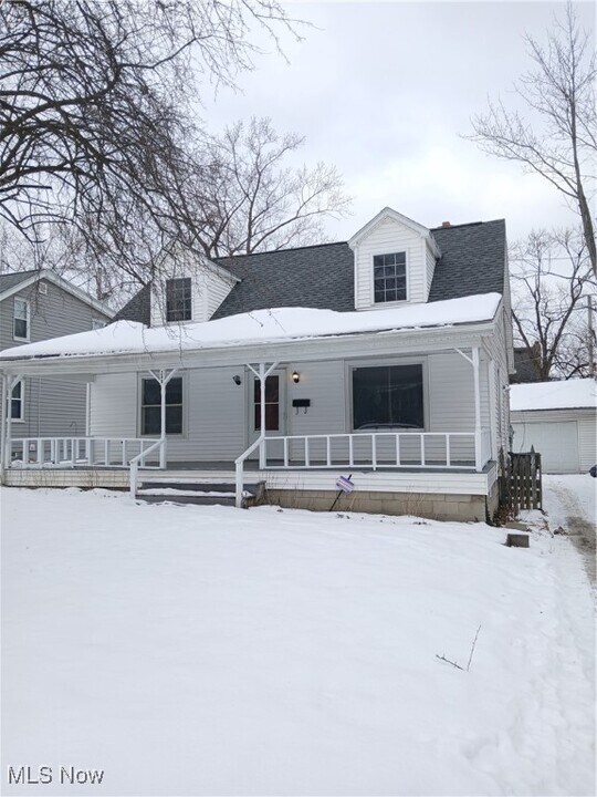 288 Granada Ave in Youngstown, OH - Building Photo