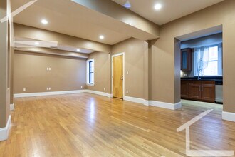 1592 Beacon St, Unit 3 in Brookline, MA - Building Photo - Building Photo