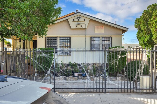 11934 Runnymede St in Los Angeles, CA - Building Photo - Building Photo