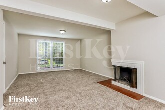 1107 Burgundy Ln in Ballwin, MO - Foto de edificio - Building Photo