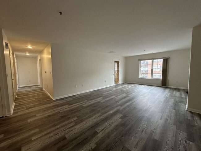 1022 Dogwood Ct in New Brunswick, NJ - Building Photo - Building Photo