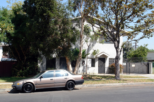 9813 Glasgow Pl in Los Angeles, CA - Foto de edificio - Building Photo