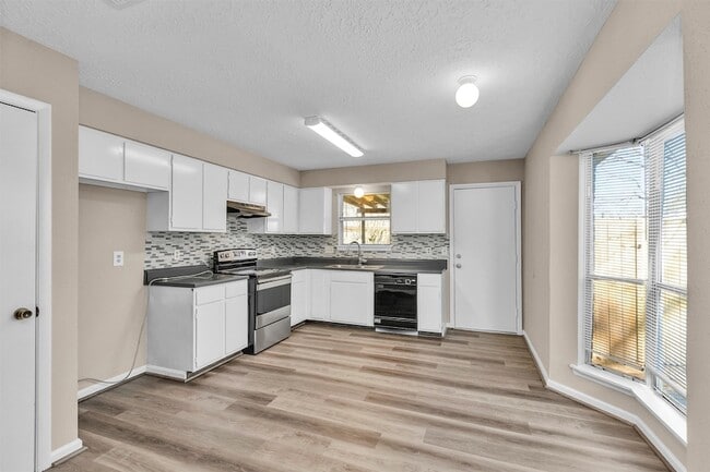 4627 Hickorygate Dr in Spring, TX - Building Photo - Building Photo