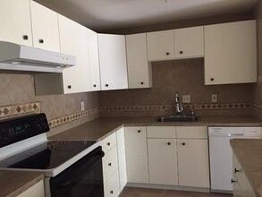 16 Mayberry Dr in Westborough, MA - Building Photo - Building Photo