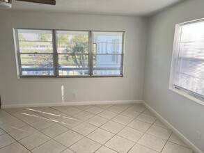 162 Camden G in West Palm Beach, FL - Building Photo - Building Photo