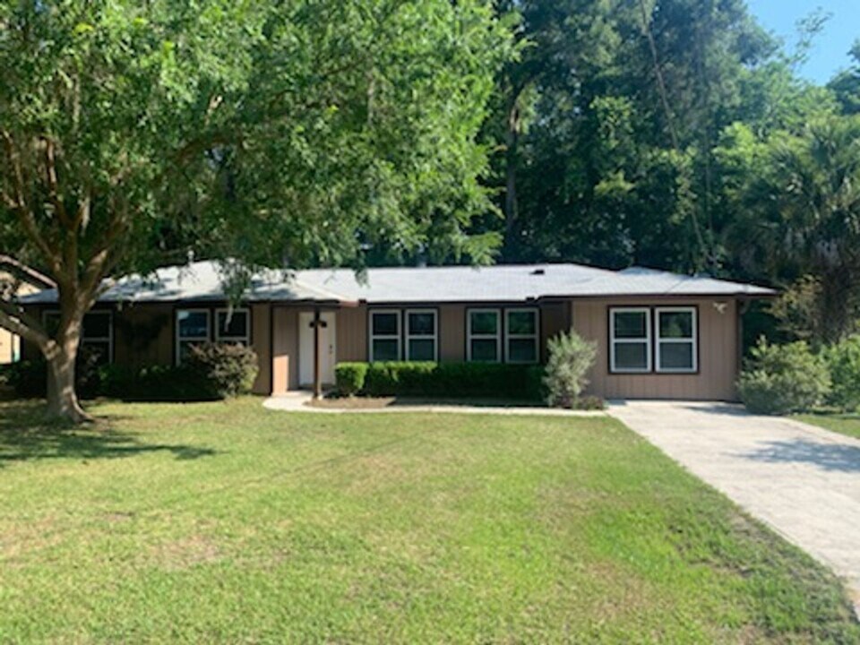 1710 NW 42nd Ave in Gainesville, FL - Building Photo