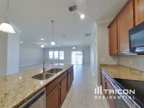 10149 Dogwood Creek Dr in Jacksonville, FL - Building Photo - Building Photo