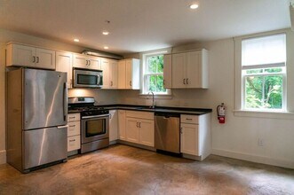 23 Courtland Ave in Asheville, NC - Building Photo - Building Photo