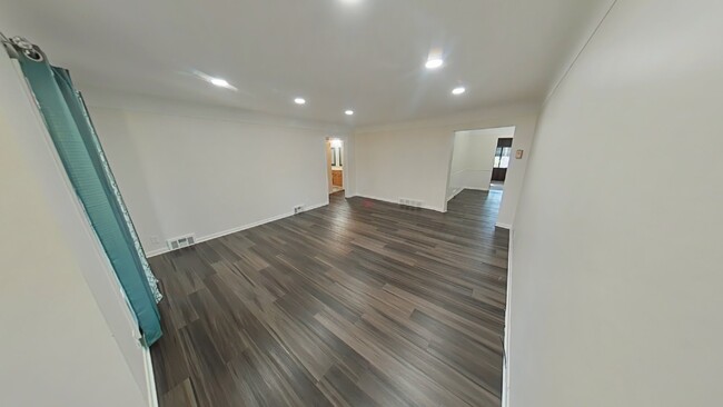 27419 La Rose Dr in Warren, MI - Foto de edificio - Building Photo