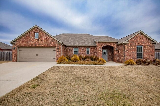 1104 Taylor Ln