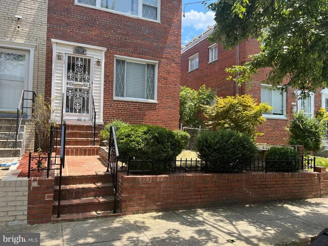 property at 7519 8th St NW