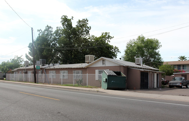 2224 N 27th St in Phoenix, AZ - Foto de edificio - Building Photo