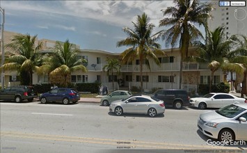 6915 Indian Creek Dr in Miami Beach, FL - Building Photo - Building Photo