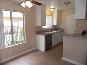 8602 Chapman Ave in Garden Grove, CA - Building Photo - Building Photo