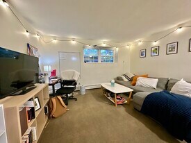 804 Centre St, Unit 7 in Boston, MA - Building Photo