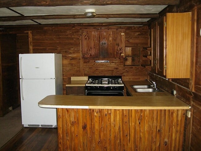 3533 Montgomery Rd in Huntsville, TX - Building Photo - Building Photo