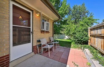 2480 S Lafayette St, Unit 2490 in Denver, CO - Building Photo - Building Photo