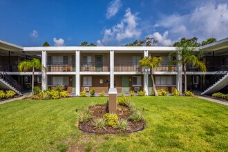 Avalon Apartments in St. Petersburg, FL - Building Photo - Building Photo