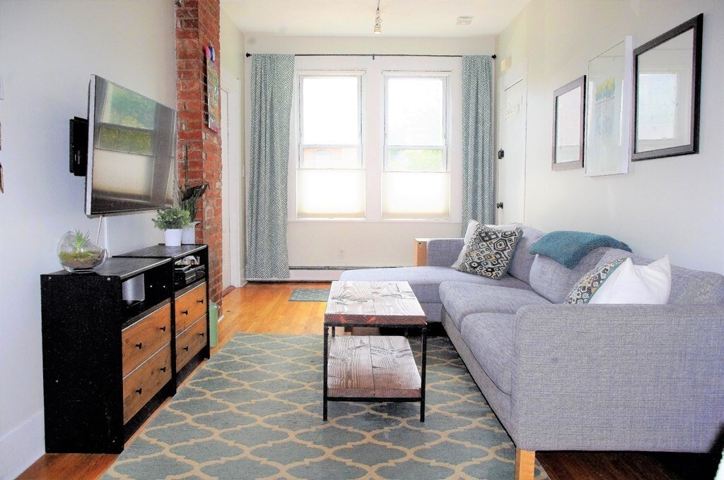 244 Cypress St, Unit #1 in Brookline, MA - Building Photo
