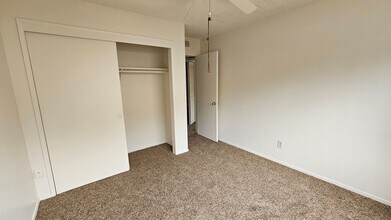 3808 El Alisal St in Bakersfield, CA - Building Photo - Building Photo