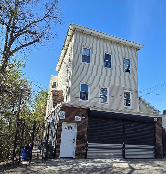 2 Carlisle Pl