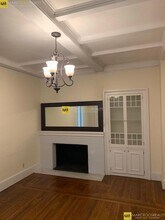 27 1/2 Massachusetts Ave, Unit 1 in Boston, MA - Foto de edificio - Building Photo