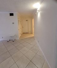 2424 SE 17th St, Unit 114B in Fort Lauderdale, FL - Foto de edificio - Building Photo