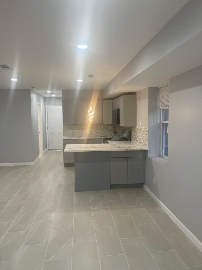 51 Oakland Ter, Unit 1