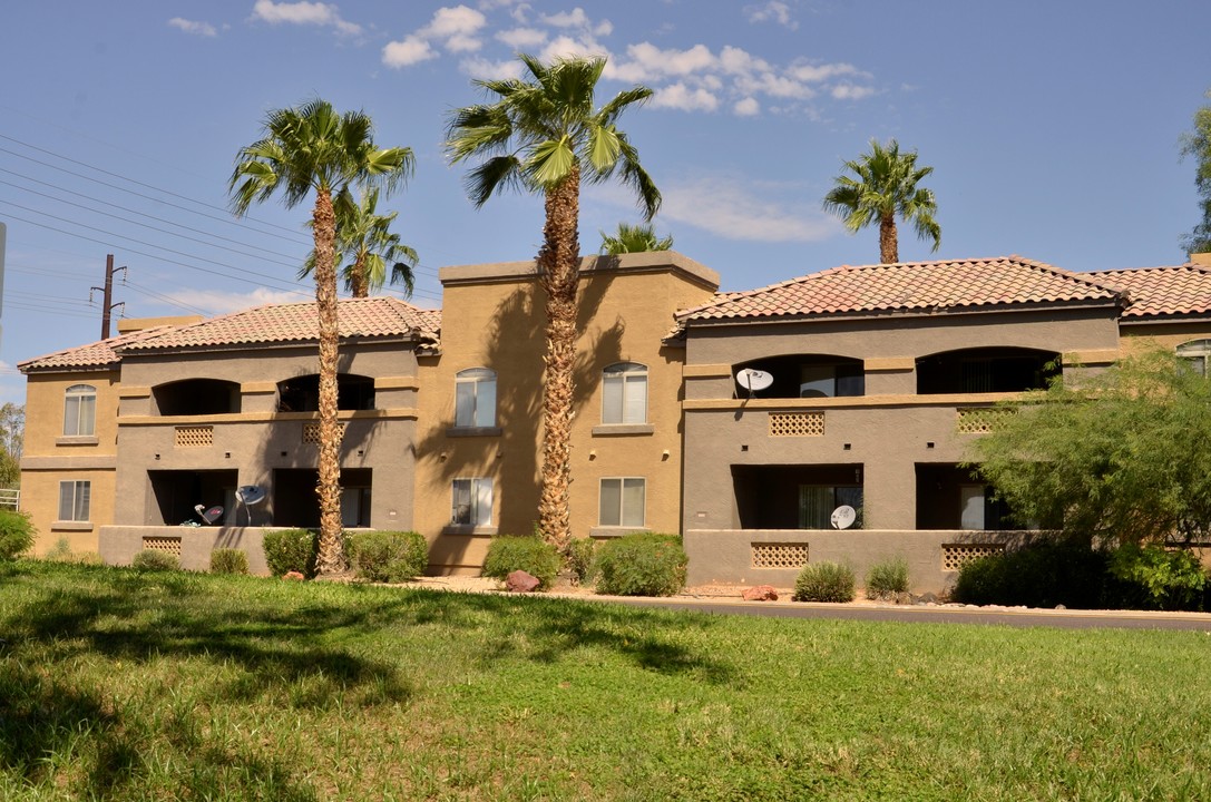 Vista Montana in Scottsdale, AZ - Building Photo