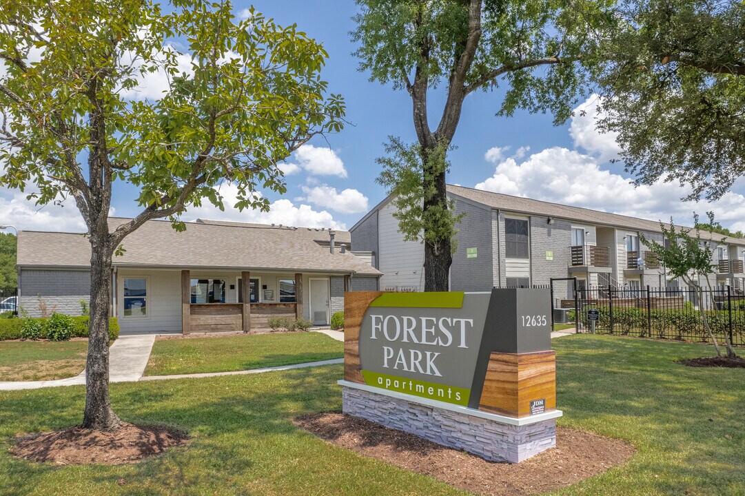 Forest Park in Houston, TX - Building Photo