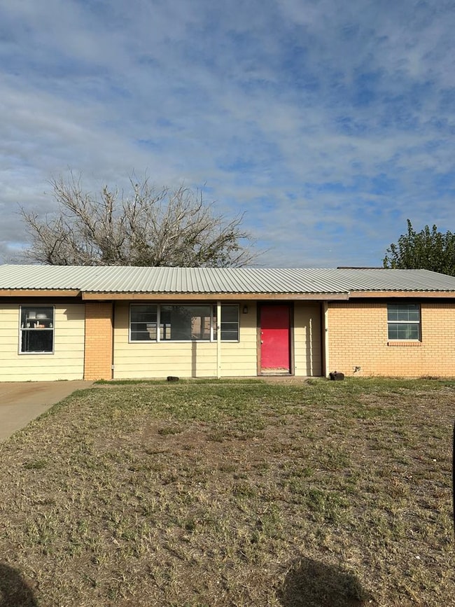 property at 513 E 20th St