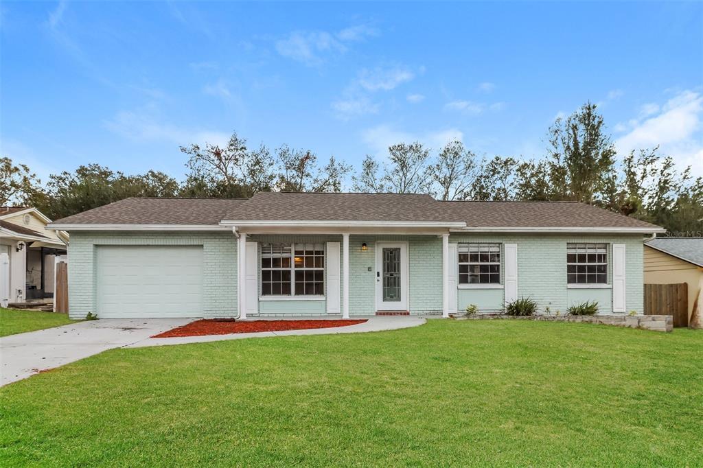 2258 Village Ct in Brandon, FL - Building Photo