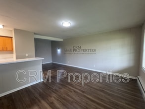 6134 Hillside Ave in Indianapolis, IN - Building Photo - Building Photo