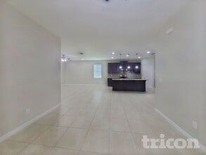 2316 Oxmoor Dr, Unit 324 in DeLand, FL - Building Photo - Building Photo