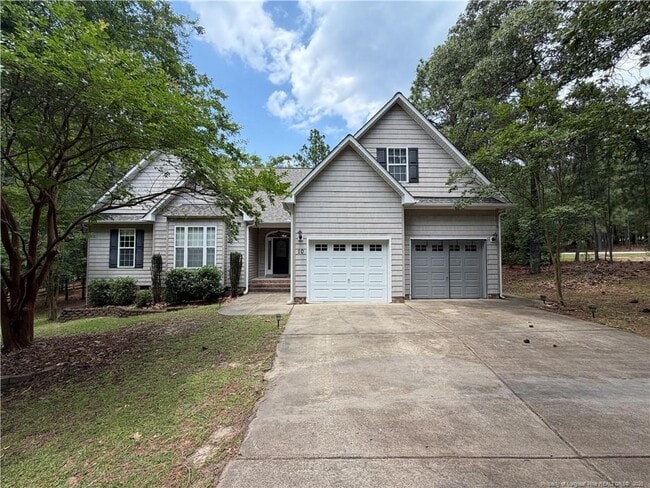 property at 10 Grayson Pl