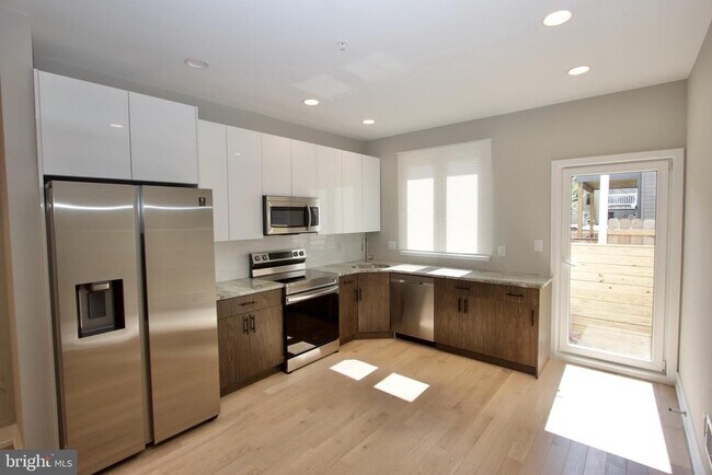 property at 712 Master St