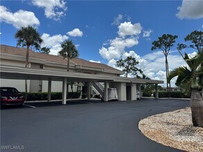 5665 Trailwinds Dr in Ft. Myers, FL - Building Photo - Building Photo