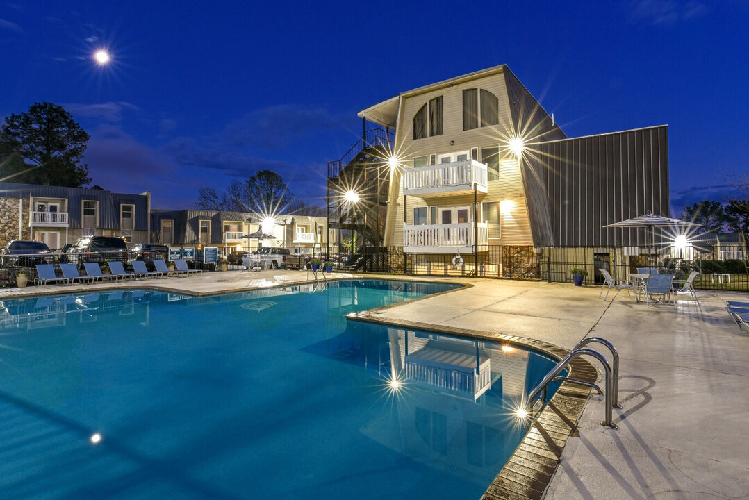 Valley Station Apartment Homes in Birmingham, AL - Building Photo