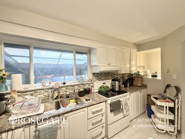 36 Doerr Rd in Toronto, ON - Building Photo - Building Photo