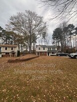 5127 Village Green Way in Alpharetta, GA - Building Photo