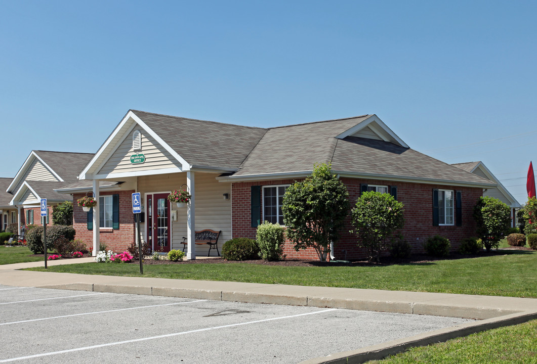 Pine Grove Apartments in Bluffton, IN - Building Photo