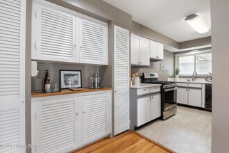 2705 Riedling Dr in Louisville, KY - Building Photo - Building Photo