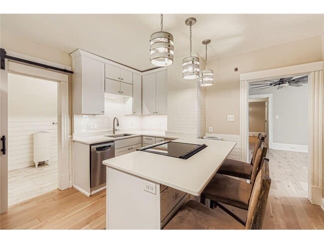 1834 Fillmore St NE in Minneapolis, MN - Foto de edificio - Building Photo