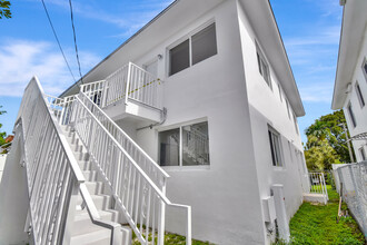 7310 Carlyle Ave in Miami Beach, FL - Building Photo - Building Photo