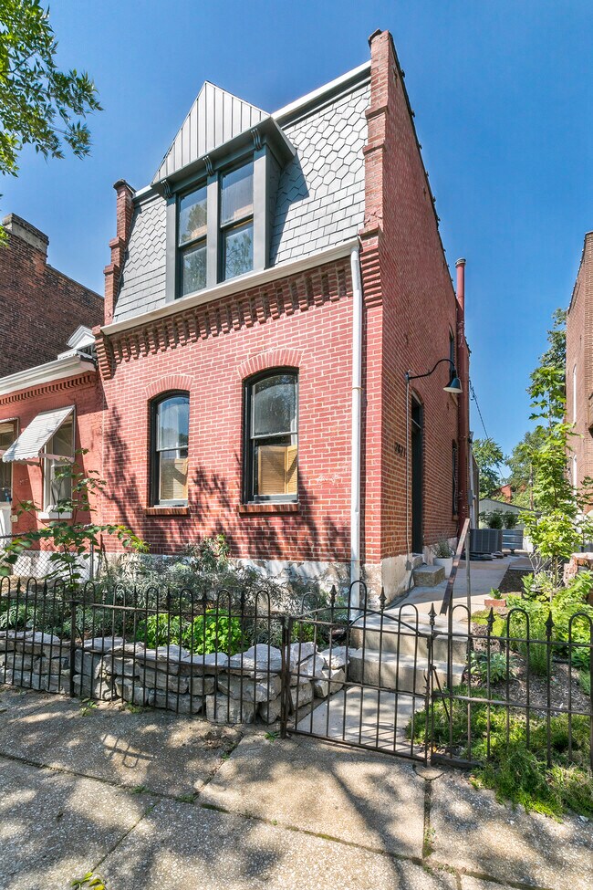 2827 McNair Ave in St. Louis, MO - Building Photo - Building Photo